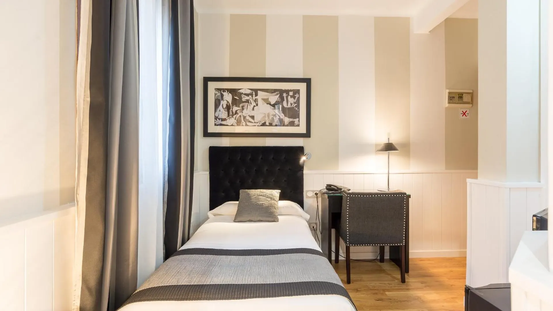 ** Hotel Bypillow California Malaga Spain